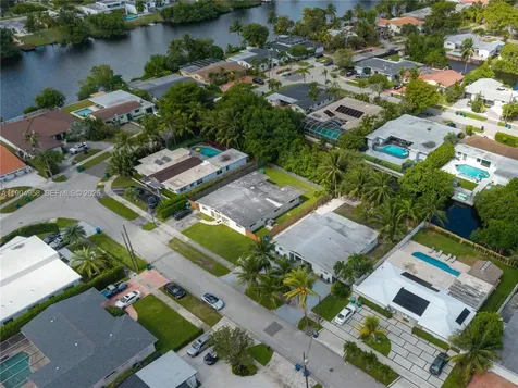 2325 NE 194 Street Miami FL 33180