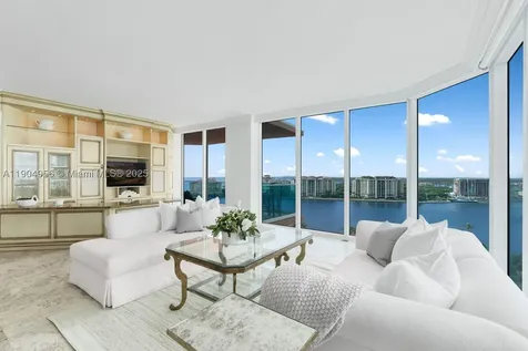 300 S Pointe Drive Miami Beach FL 33139