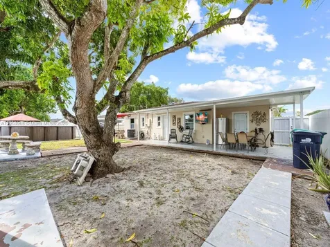14761 Pierce Street Miami FL 33176