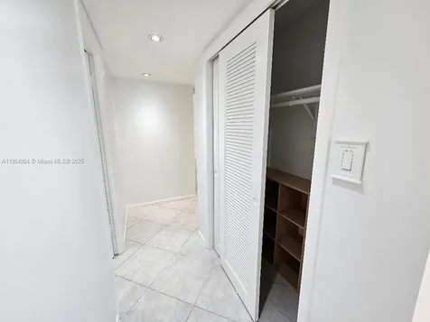 18041 Biscayne Boulevard Aventura FL 33160