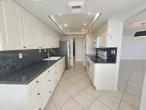18041 Biscayne Boulevard Aventura FL 33160