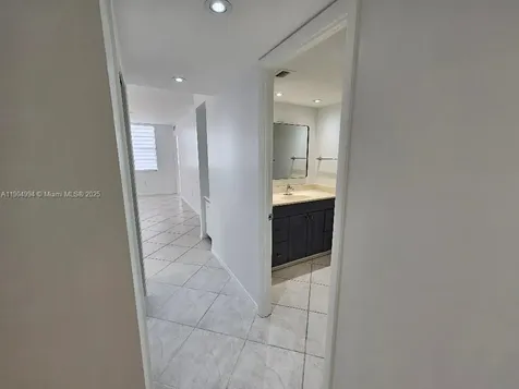 18041 Biscayne Boulevard Aventura FL 33160