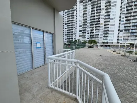 18041 Biscayne Boulevard Aventura FL 33160