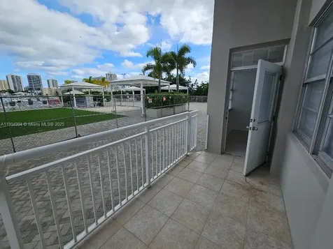 18041 Biscayne Boulevard Aventura FL 33160