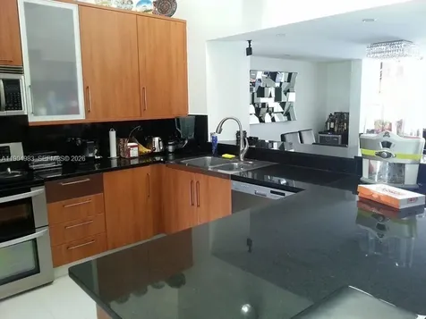 546 NE 199th Lane Miami FL 33179