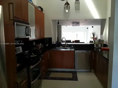 546 NE 199th Lane Miami FL 33179