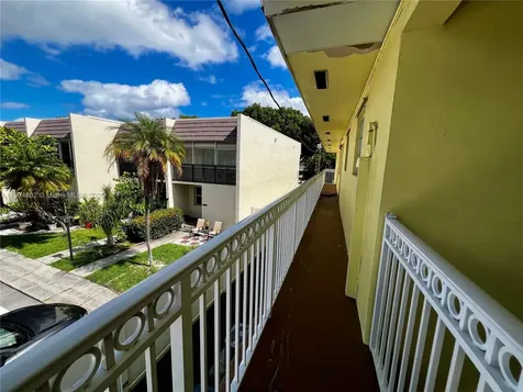 1501 E Arthur Street Hollywood FL 33020