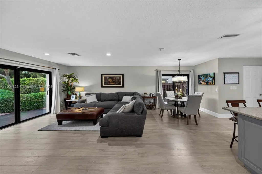 23137 L Ermitage Circle Boca Raton FL 33433