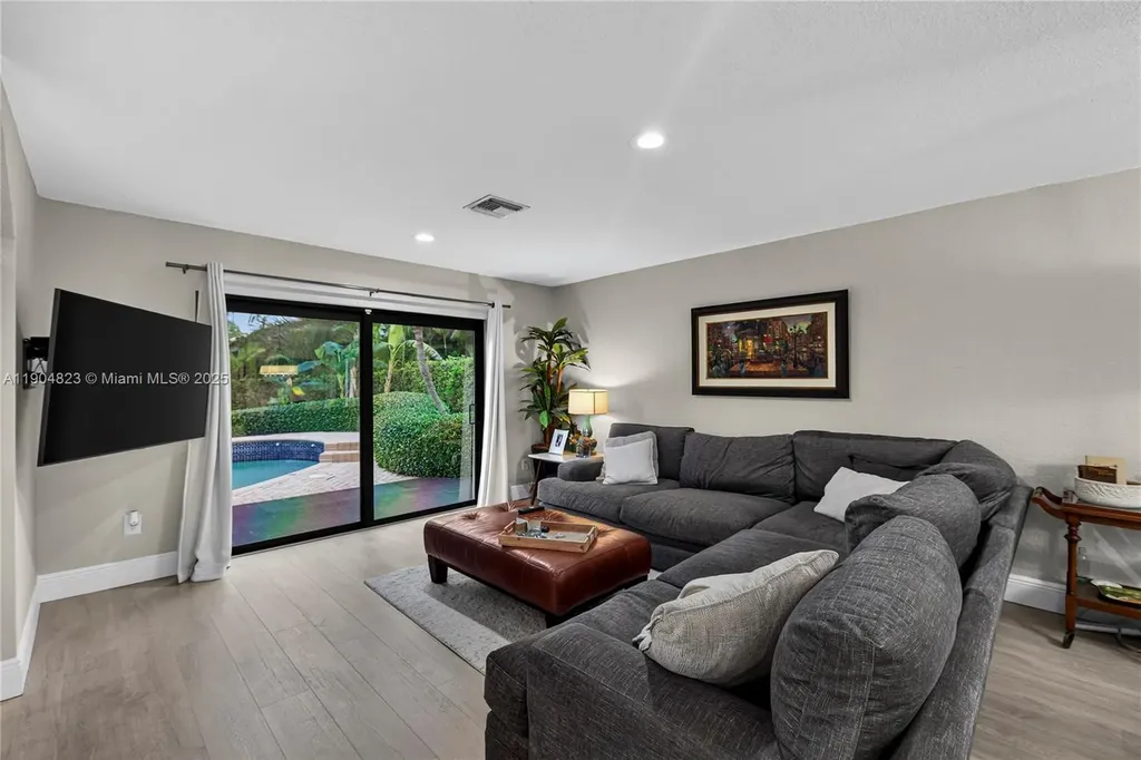 23137 L Ermitage Circle Boca Raton FL 33433