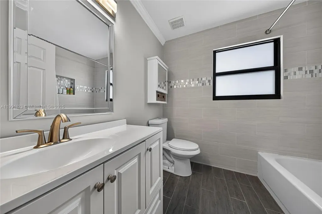 23137 L Ermitage Circle Boca Raton FL 33433