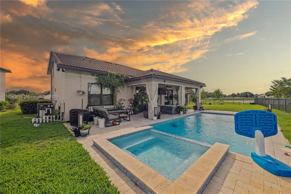 8152 NW 78th Street Tamarac FL 33321