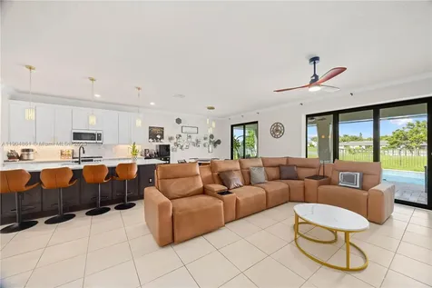 8152 NW 78th Street Tamarac FL 33321