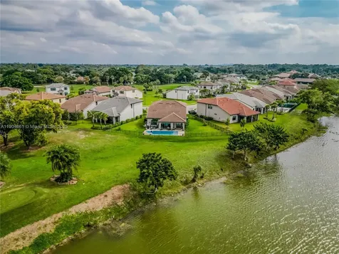 8152 NW 78th Street Tamarac FL 33321