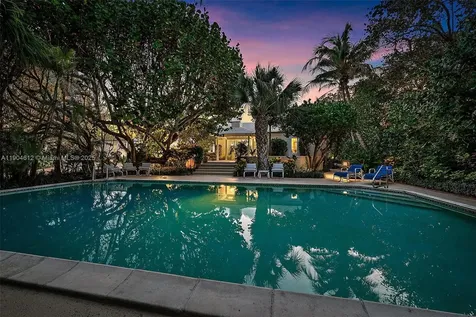 247 S Beach Road Jupiter Island FL 33455
