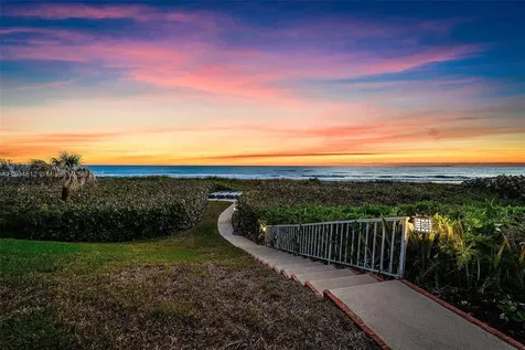247 S Beach Road Jupiter Island FL 33455