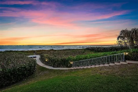 247 S Beach Road Jupiter Island FL 33455