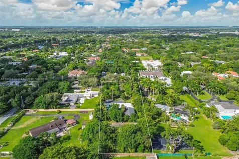 7701 SW 79th Court Miami FL 33143