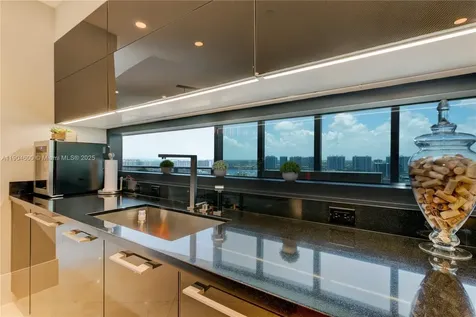 18555 Collins Avenue Sunny Isles Beach FL 33160
