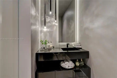 18555 Collins Avenue Sunny Isles Beach FL 33160
