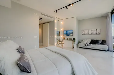 18555 Collins Avenue Sunny Isles Beach FL 33160