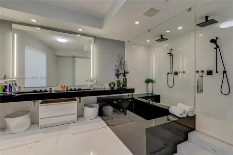 18555 Collins Avenue Sunny Isles Beach FL 33160