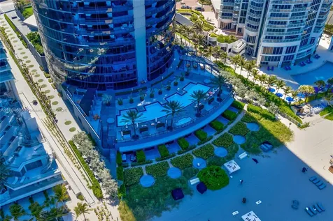 18555 Collins Avenue Sunny Isles Beach FL 33160