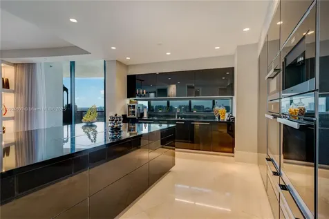 18555 Collins Avenue Sunny Isles Beach FL 33160