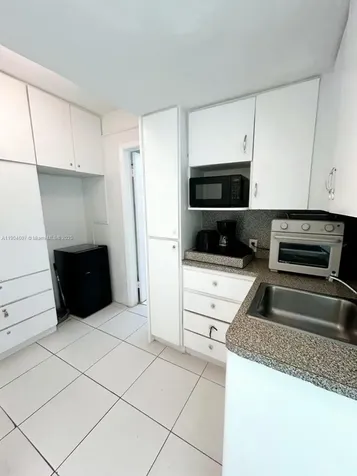 5445 Collins Avenue Miami Beach FL 33140