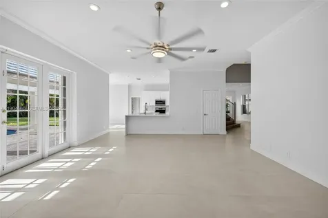 1781 Harbor Pointe Circle Weston FL 33327
