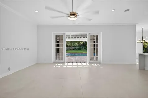 1781 Harbor Pointe Circle Weston FL 33327