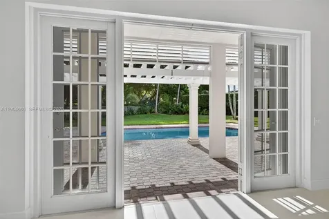 1781 Harbor Pointe Circle Weston FL 33327