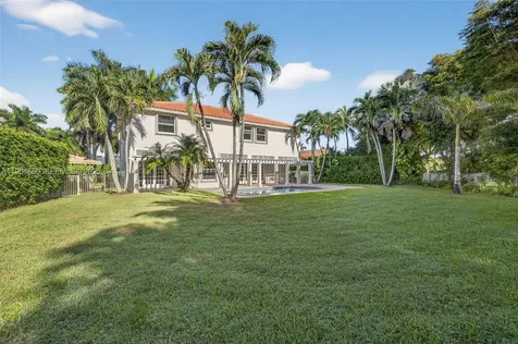 1781 Harbor Pointe Circle Weston FL 33327