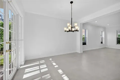 1781 Harbor Pointe Circle Weston FL 33327