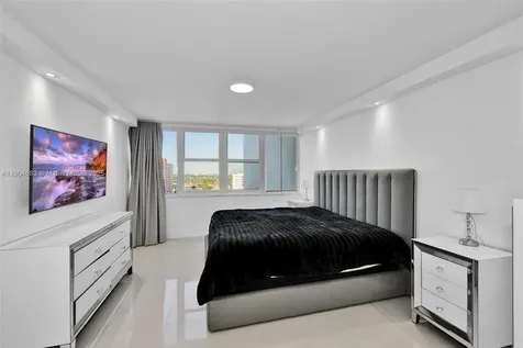 3140 S Ocean Drive Hallandale Beach FL 33009