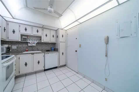 3800 S Ocean Drive Hollywood FL 33019