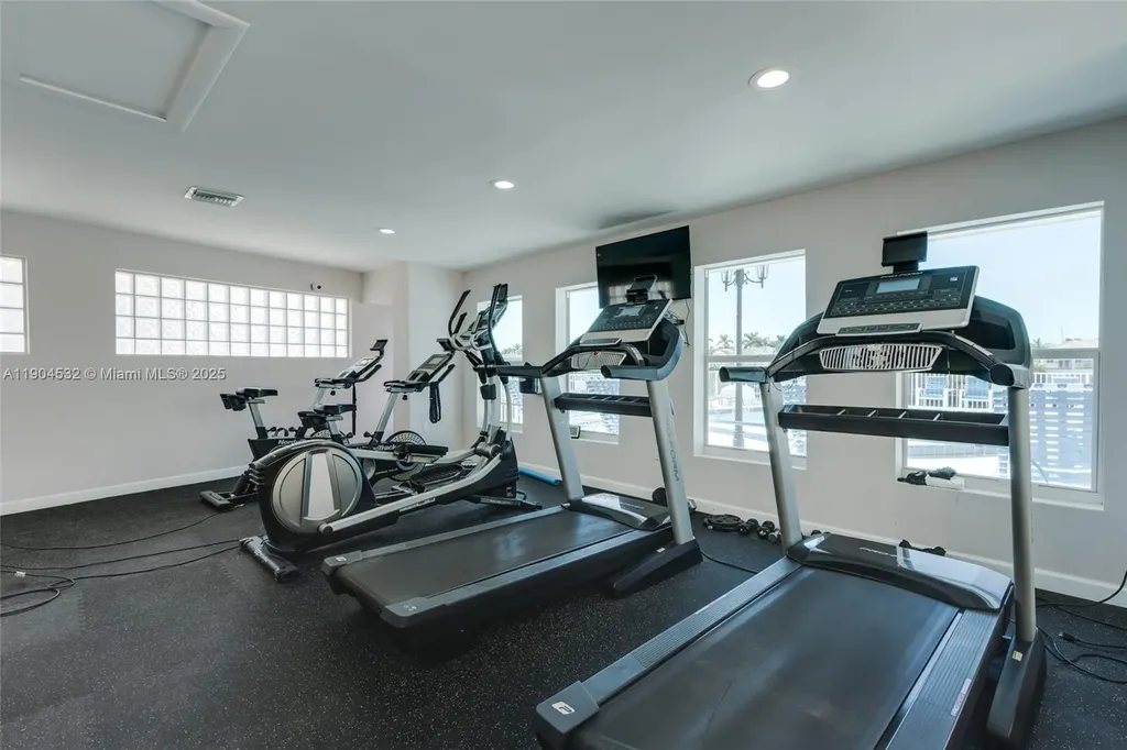 1410 S Ocean Drive Hollywood FL 33019