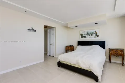 1410 S Ocean Drive Hollywood FL 33019