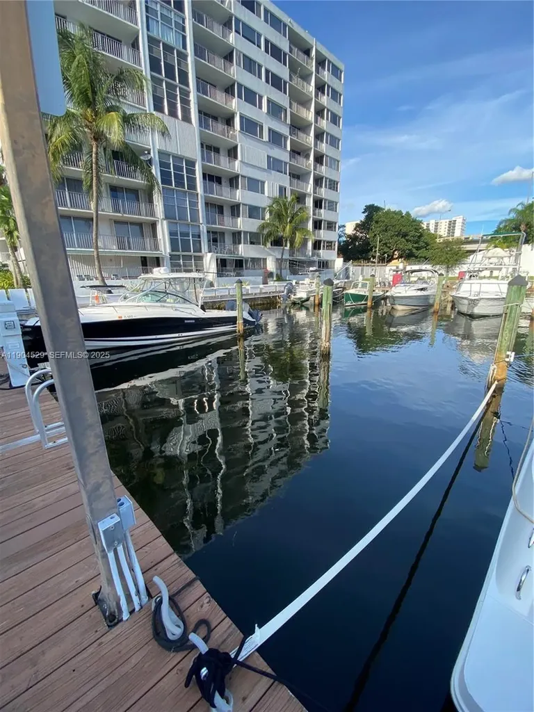 1700 NW North River Drive #51 Miami FL 33125