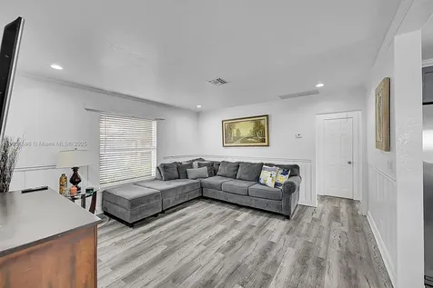 422 49th Street West Palm Beach FL 33407