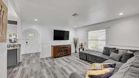 422 49th Street West Palm Beach FL 33407