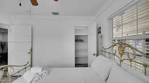 422 49th Street West Palm Beach FL 33407