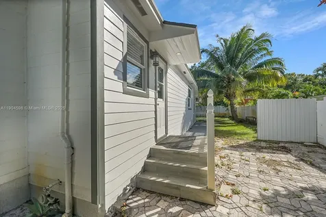 422 49th Street West Palm Beach FL 33407