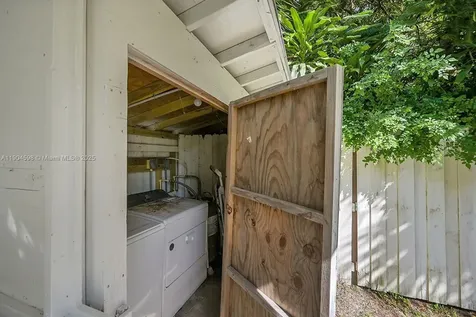 422 49th Street West Palm Beach FL 33407