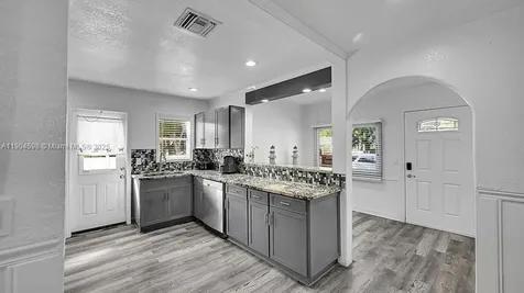 422 49th Street West Palm Beach FL 33407