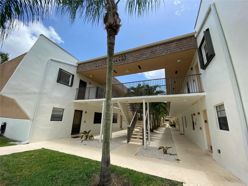 8261 SW 128th Street Pinecrest FL 33156