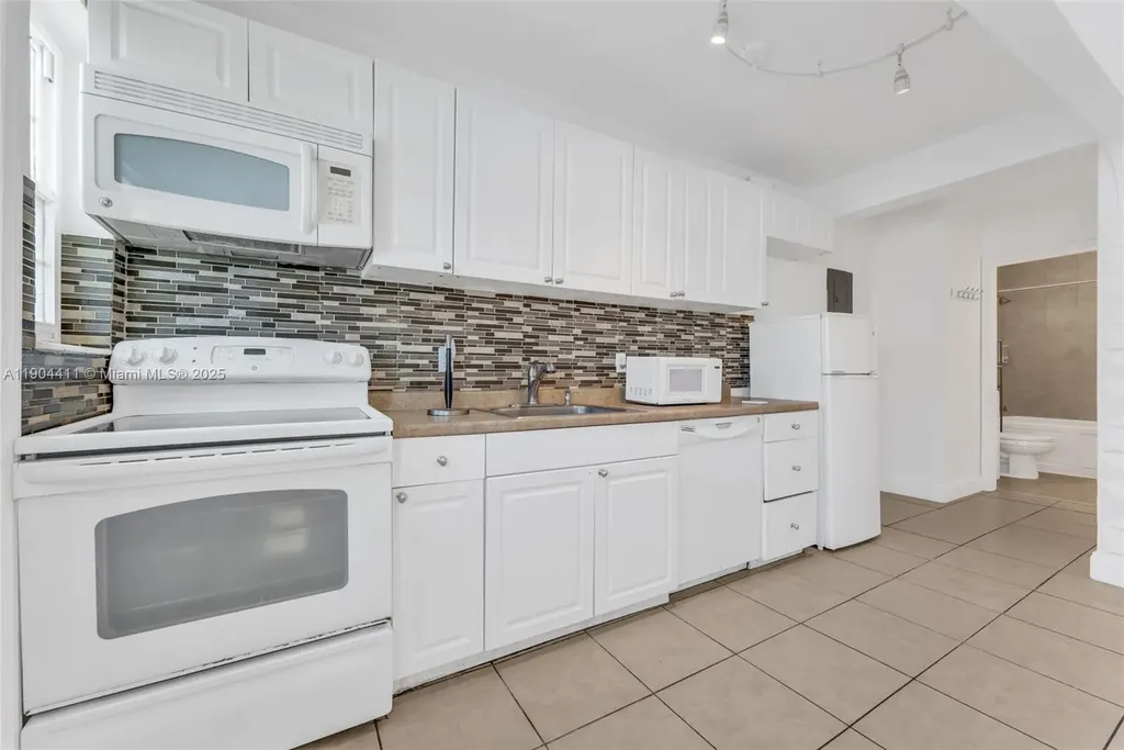 1639 Hayes Street Hollywood FL 33020