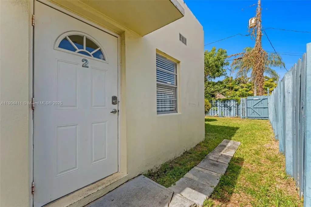 1639 Hayes Street Hollywood FL 33020