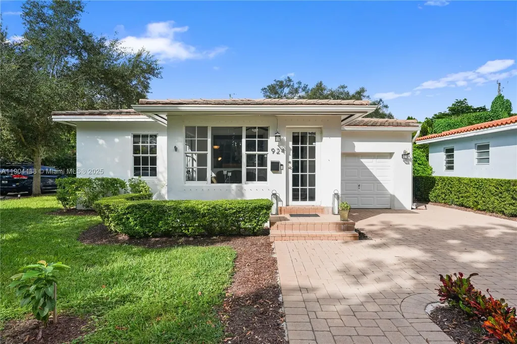 924 El Rado Street Coral Gables FL 33134