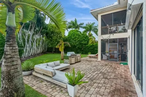 18704 SW 76th Court Cutler Bay FL 33157