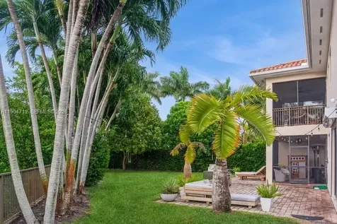 18704 SW 76th Court Cutler Bay FL 33157